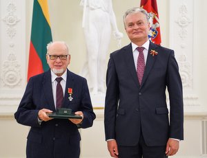 Profesor Tadeusz Bujnicki odznaczony Krzyżem Kawalerskim Orderu „Za Zasługi dla Litwy”